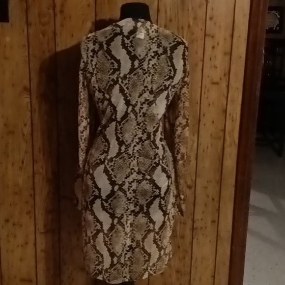 Dress - Picture 4 of 4